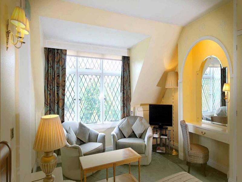 The French Horn Hotel Рединг Екстериор снимка